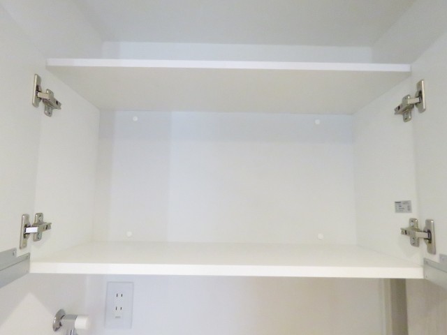 ユーカリハイツ都立大　洗濯機置場上の棚