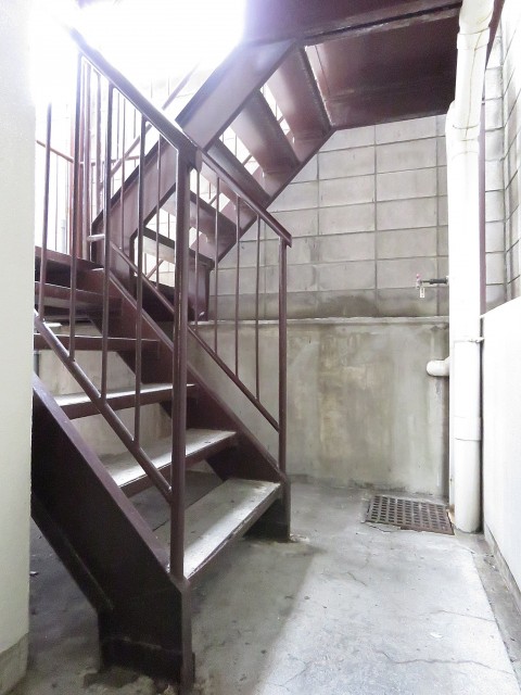 東武ハイライン高輪　共用階段