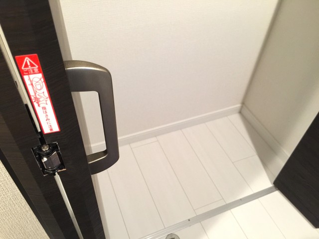 クレール島津山　廊下収納