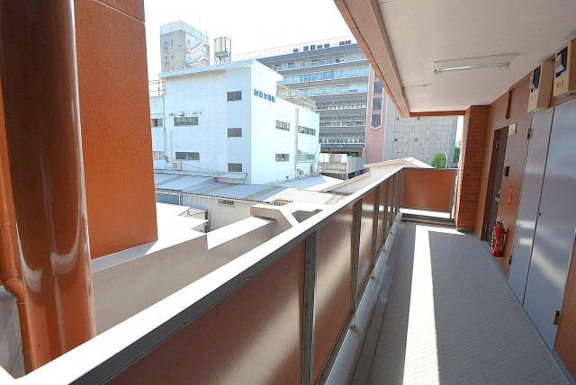 ライオンズマンション飯田橋 外廊下