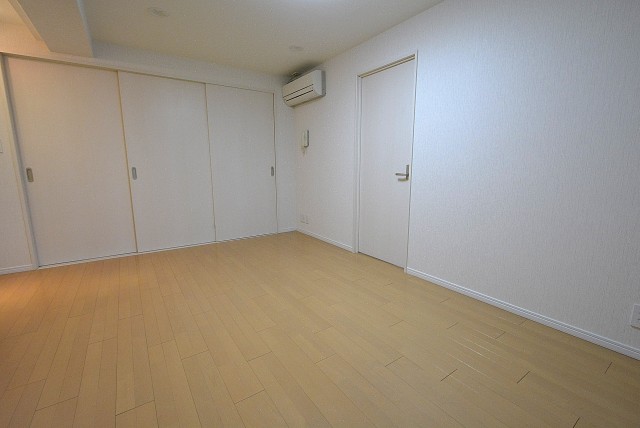 西麻布ハイツ701号室 洋室7帖 (3)