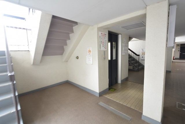 駒沢コーポラス エントランス (1)