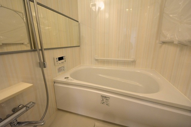 西麻布ハイツ701号室 バス (1)