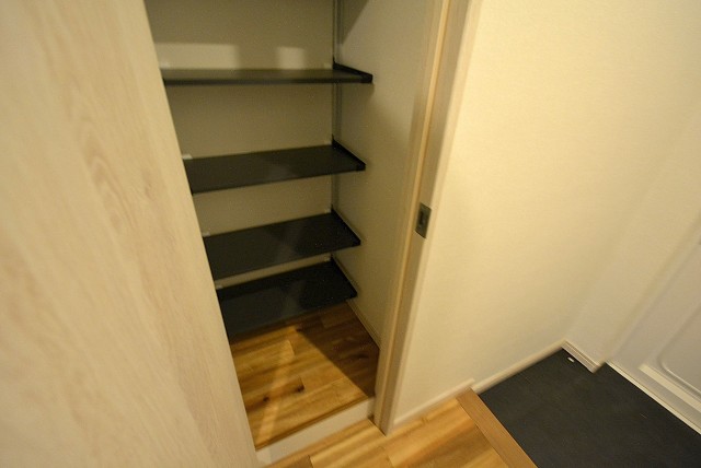 秀和第二神宮レジデンス 玄関 (