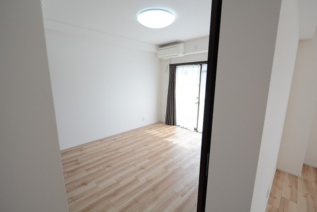 サンロイヤル東山 洋室5.5