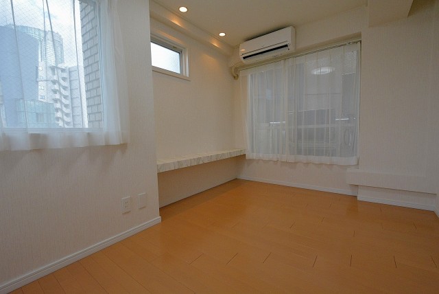 西麻布ハイツ701号室 洋室5.3帖