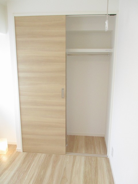 シャトー赤坂台 洋室