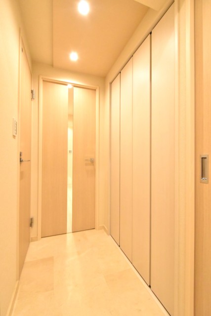 経堂ヒミコマンション 廊下収納