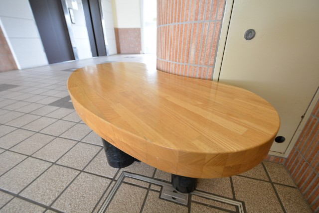 エントランスホール椅子