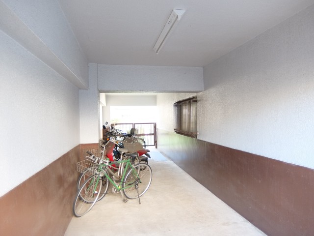 千歳船橋ハイム＿駐輪場