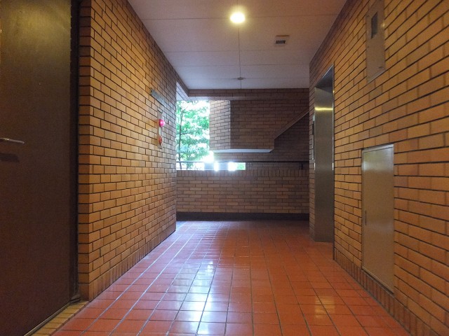 ベルメゾン等々力　共用廊下