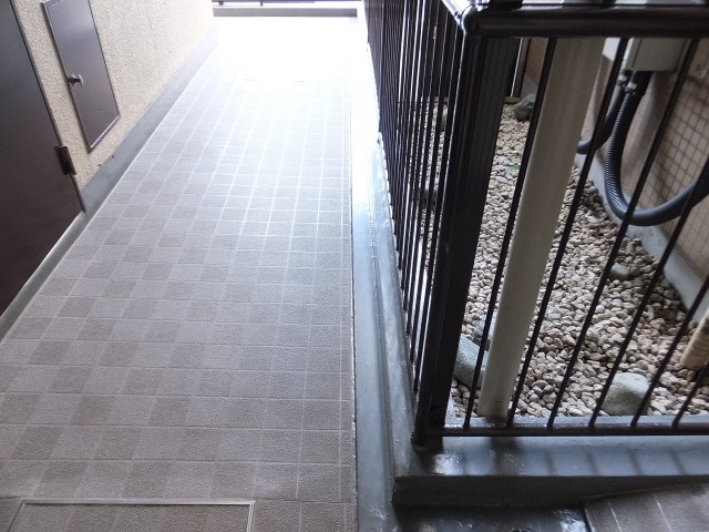 日商岩井第1玉川台マンション　共用廊下
