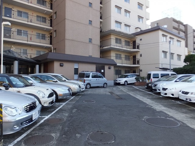 日商岩井第1玉川台マンション　駐車場