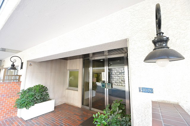 カーサ神宮前　エントランス