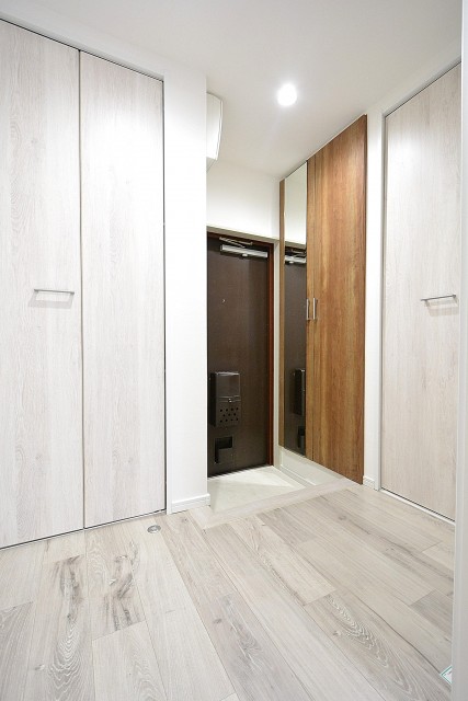 カーサ神宮前　玄関ホール