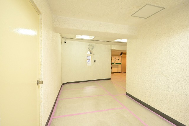 秀和六本木レジデンス　エントランス内