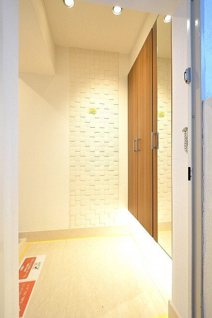 秀和六本木レジデンス　玄関ホール