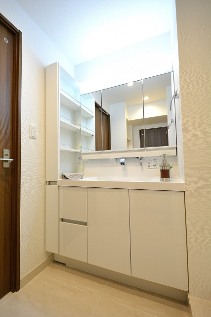 秀和六本木レジデンス　洗面台