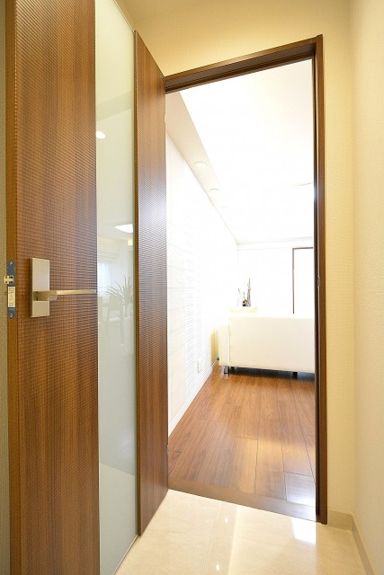 秀和六本木レジデンス　LDKドア