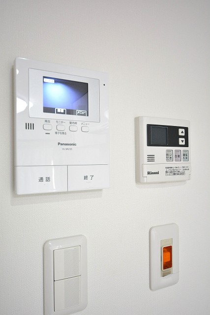 カーサ神宮前　モニター付インターホン