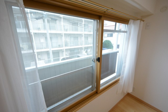 藤和用賀コープ　北側洋室約６帖