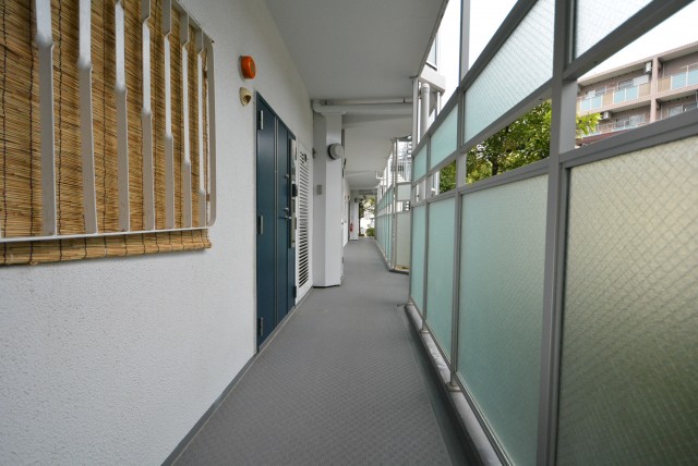 ネオコーポ芦花公園101　廊下