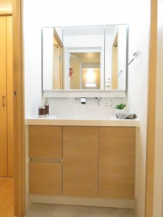 ライオンズマンション白金　洗面化粧台