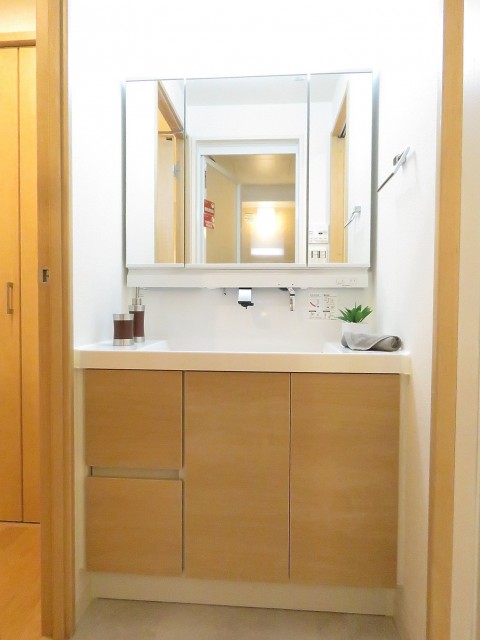 ライオンズマンション白金　洗面化粧台