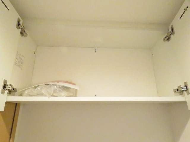 ライオンズマンション白金　トイレ収納