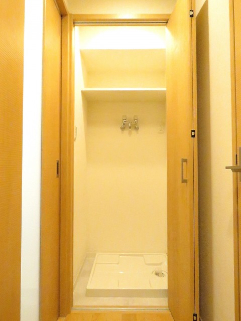 ライオンズマンション白金　洗濯機置場