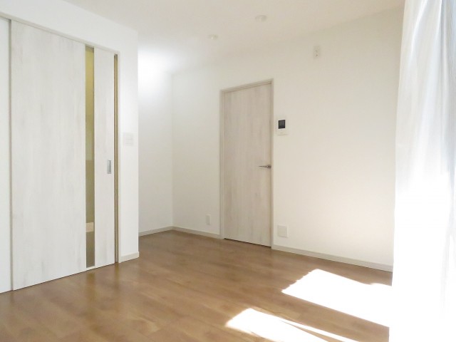 フェルテシモ祐天寺　洋室扉