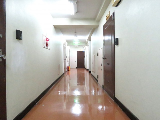 ライオンズマンション白金　共用廊下