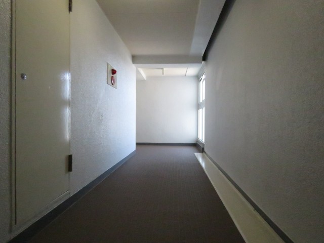 ニューライフ等々力　共用廊下