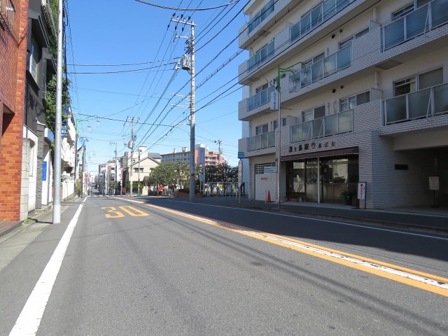 ニューライフ等々力　エントランス前道路