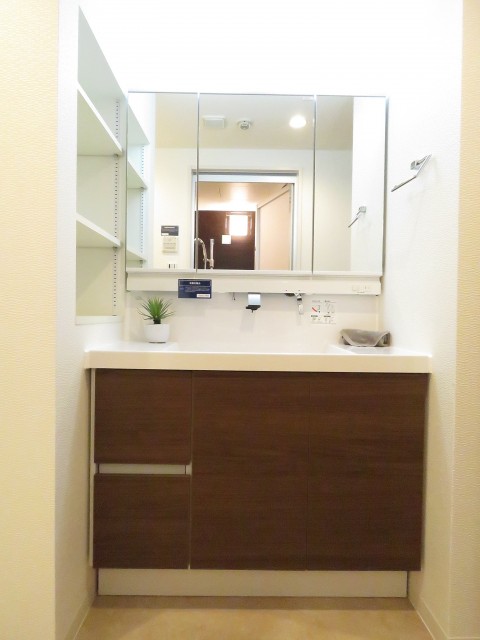 上野毛南パークホームズ　洗面化粧台