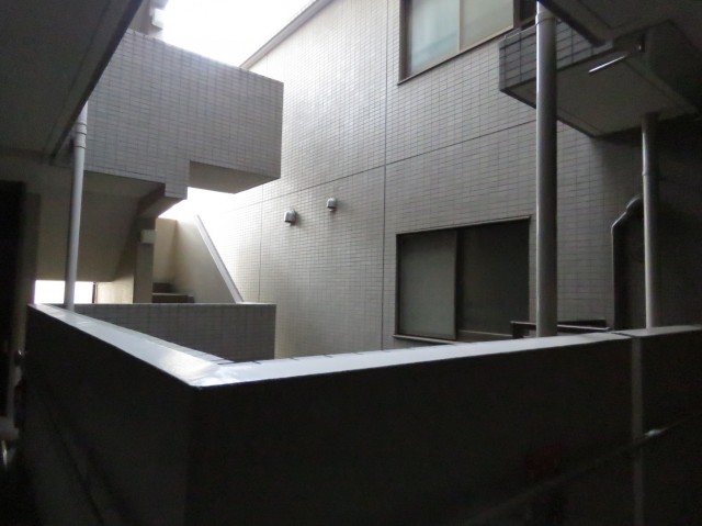 上野毛南パークホームズ　共用廊下