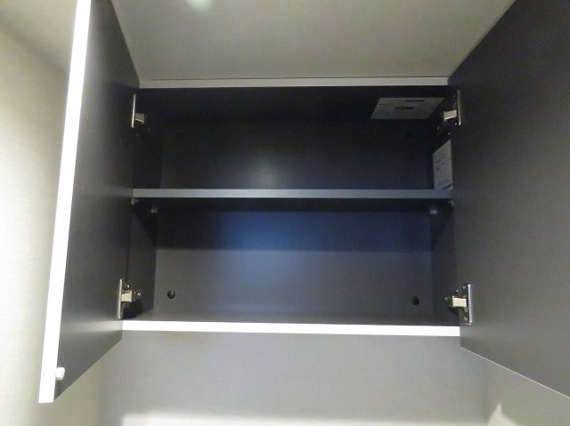 ウエスト経堂マンション　トイレ収納