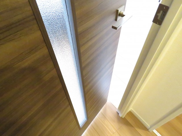 祖師谷大蔵サマリヤマンション　LDK扉