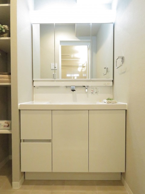 ウエスト経堂マンション　洗面化粧台