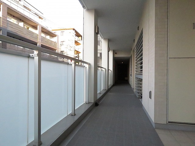 パークハウス目黒学芸大学プレイス　共用廊下