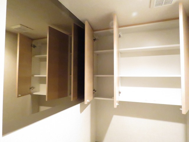 パークハウス目黒学芸大学プレイス　トイレ収納