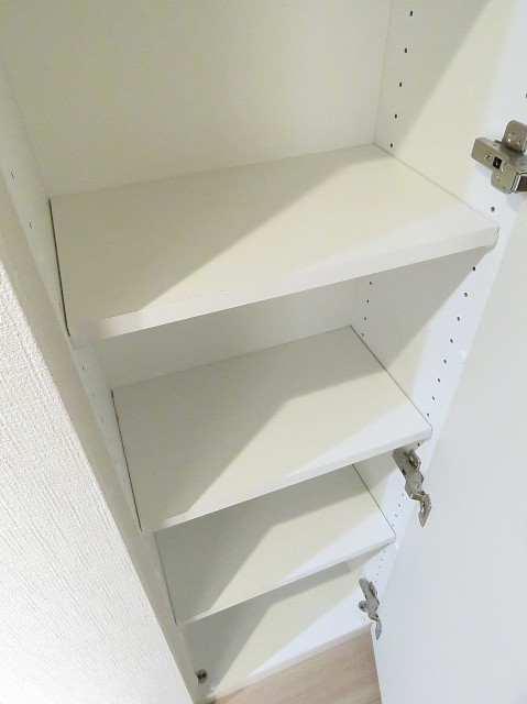 パークハウス目黒学芸大学プレイス　廊下収納