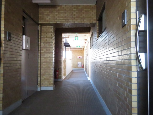 ライオンズマンション馬事公苑　共用廊下