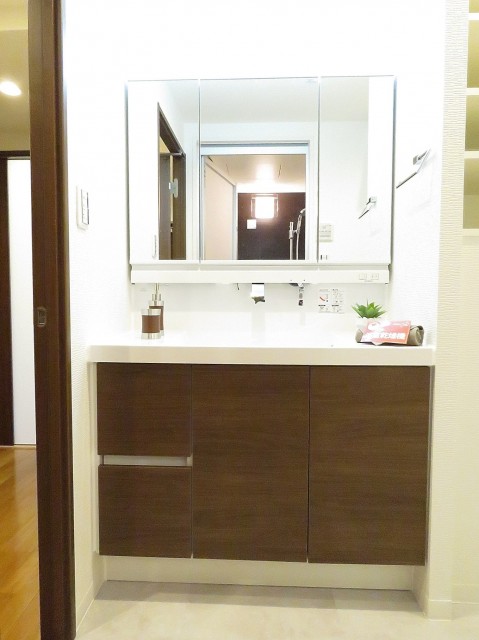 インペリアル八雲ハイム　洗面化粧台