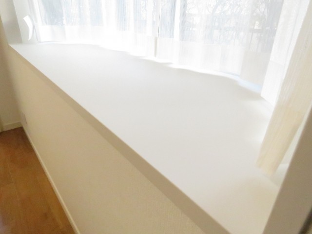 インペリアル八雲ハイム　洋室約6.5帖出窓