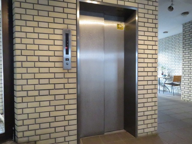 インペリアル八雲ハイム　エレベーター
