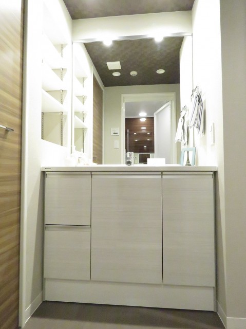 上野毛南パークホームズ　洗面化粧台