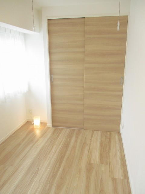 シャトー赤坂台 洋室