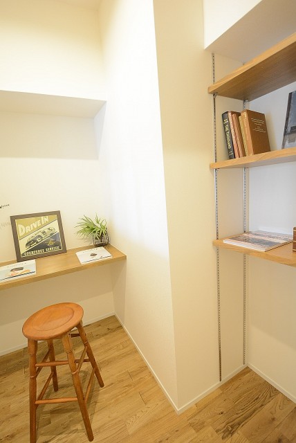 ライオンズマンション南平台 納戸・書斎