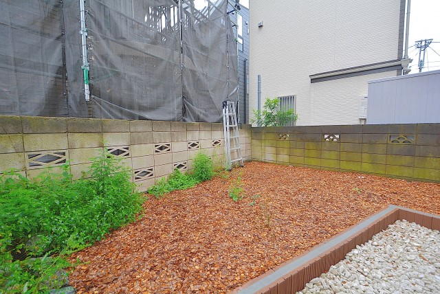 成城オリンピックマンション 専用庭